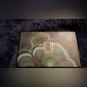 Hipdot Eyeshadow Pallet